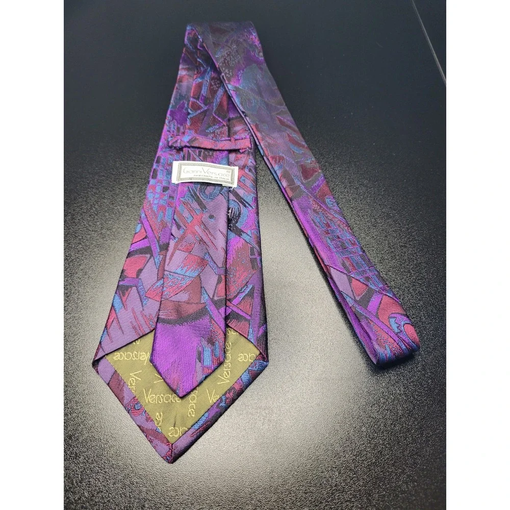 Gianni Versace Men's Necktie Purple Abstract Silk 3.75